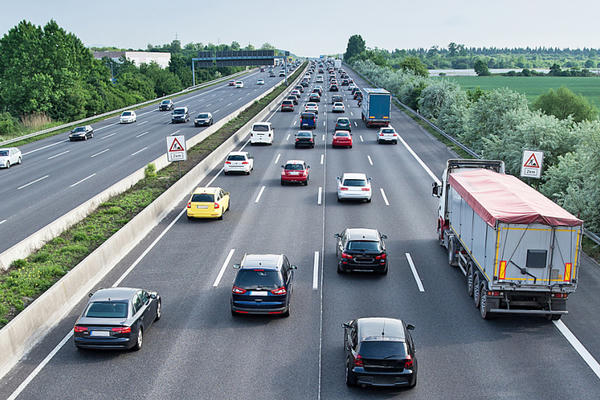 Xử lý lái xe chuyển nhiều làn liên tiếp trên cao tốc