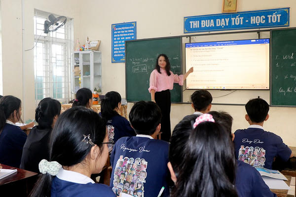 Viên chức rời bục giảng có được quay lại làm giáo viên?