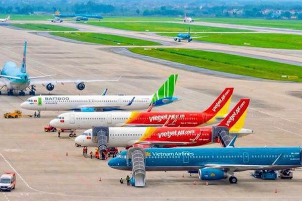 Tăng cường giải pháp ổn định giá vé máy bay trong mùa cao điểm đi lại