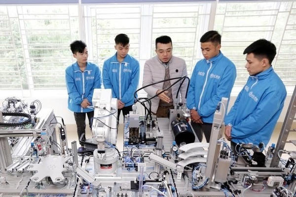 Đề xuất cho cơ sở giáo dục nghề nghiệp tự xác định chỉ tiêu tuyển sinh