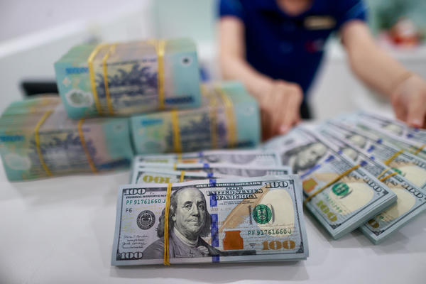 Tỷ giá ngoại tệ ngày 13/4: Đồng USD đi ngang, giá bán ra 26.360 đồng/USD 