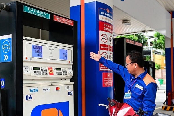 Giá xăng dầu đồng loạt giảm, có loại giảm gần 2000 đồng