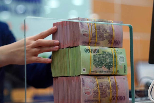 Sacombank giảm đồng loạt 0,5%/năm lãi suất huy động và cho vay
