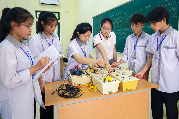 Lần đầu tiên giáo viên giáo dục thường xuyên có mã số, chức danh nghề nghiệp riêng