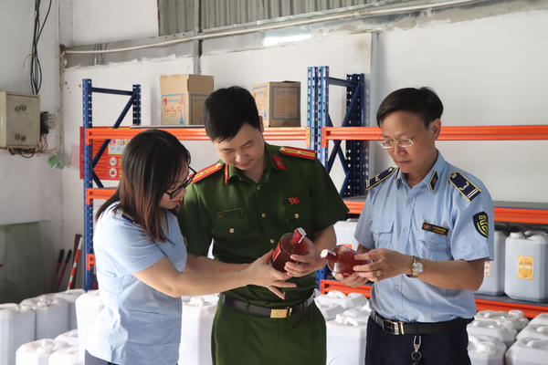 Hà Nội phát hiện gần 9.000 lít rượu không phép