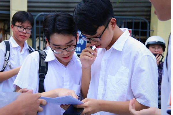 Gần 57.000 học sinh Hà Nội đăng ký thi lớp 10 sau 3 ngày