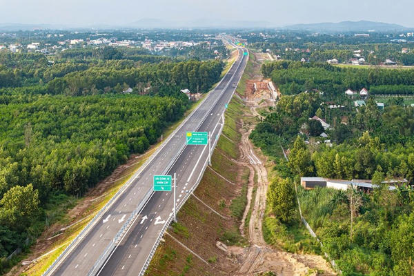 Đề xuất bổ sung 3 tuyến cao tốc trọng điểm trước năm 2030