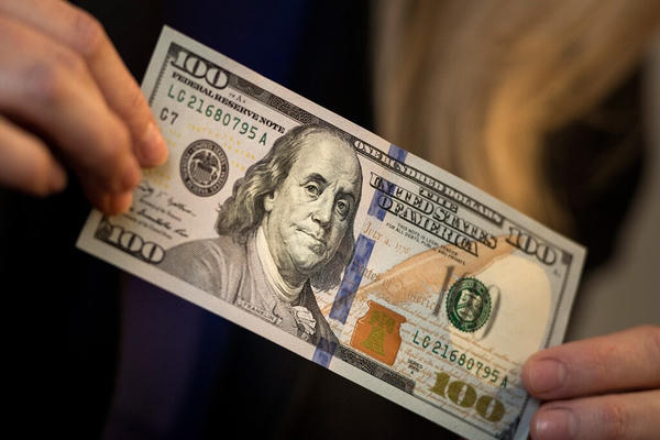 Tỷ giá ngoại tệ ngày 16/4: USD ổn định ở vùng cao, nhiều đồng tiền biến động mạnh