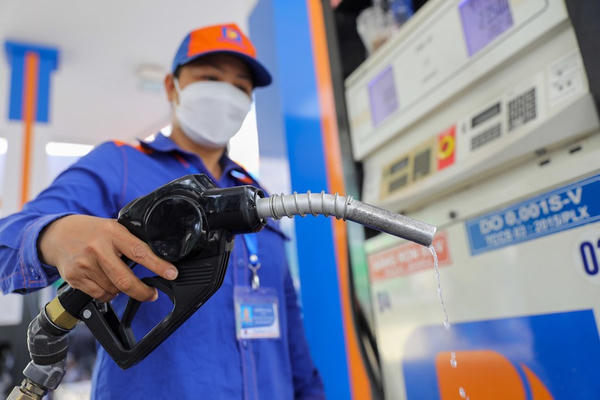 Giảm thuế xăng dầu từ 16/4/2026