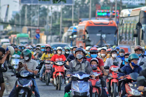 Bảo đảm phục vụ tốt nhất nhu cầu đi lại của nhân dân, hoạt động vận tải thông suốt dịp lễ 30/4 - 1/5