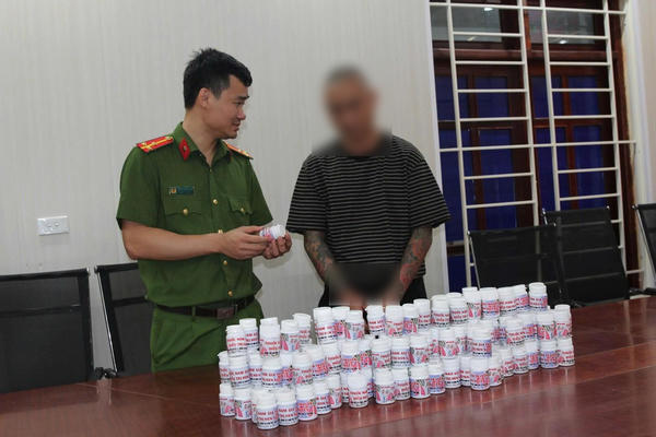 Khởi tố đối tượng sản xuất, buôn bán thuốc hen suyễn giả