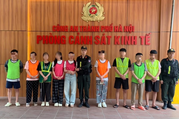 Khởi tố nhóm đối tượng lợi dụng vay online để mở tài khoản bán thu lợi bất chính