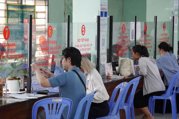 Hà Nội chi hơn 500 tỷ đồng cho gần 13.000 người nhận trợ cấp thất nghiệp