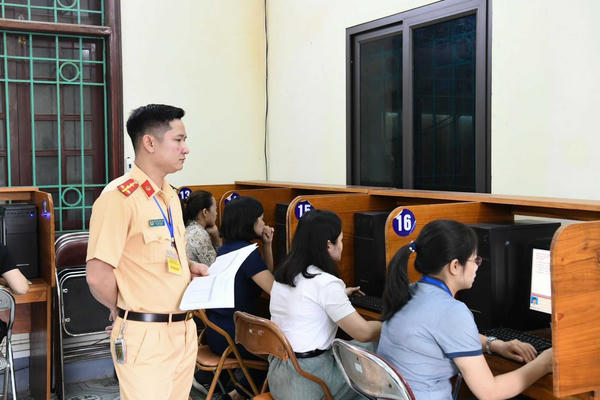 Vì sao bắt buộc xem video tai nạn trước kỳ thi lái xe?