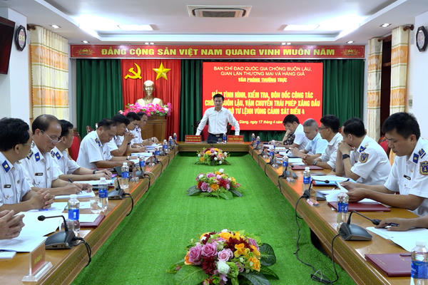 Ban Chỉ đạo 389 Quốc gia làm việc tại Bộ Tư lệnh Vùng Cảnh sát biển 4