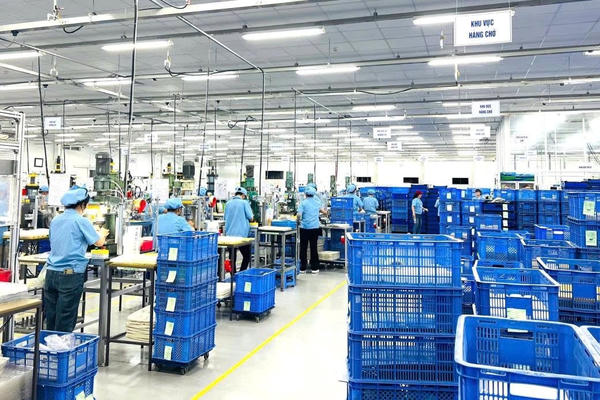 Siết kiểm soát lao động nước ngoài, giảm gánh nặng hành chính cho doanh nghiệp