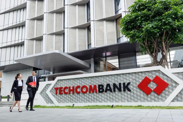 Tín dụng chuyển dịch, tiền gửi khách hàng tăng mạnh tại Techcombank