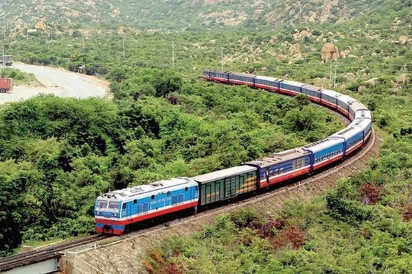 Đường sắt tiếp tục giảm giá vé tàu khách