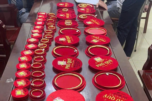 Khởi tố đối tượng dùng vàng giả lừa đảo hơn 1,6 tỷ đồng