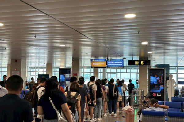 Tân Sơn Nhất khai thác hơn 700 chuyến bay sau lễ