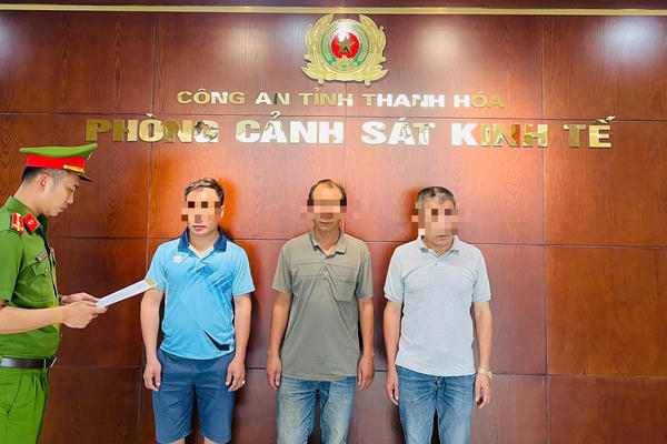 Khởi tố 3 bị can khai thác đất trái phép