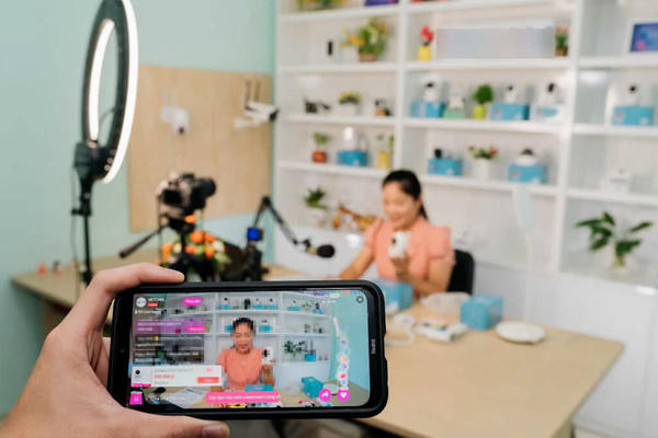 Những quy định mới nào áp dụng với livestream bán hàng từ 1/7?