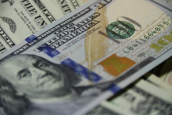 Tỷ giá ngoại tệ ngày 8/5: Đồng euro, USD và bảng Anh tiếp tục neo cao