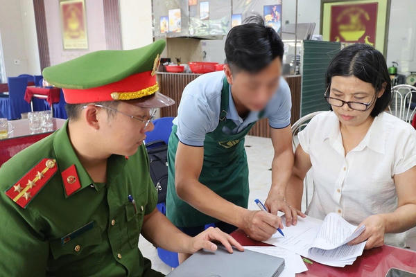 Kiên quyết xử lý các vi phạm an toàn thực phẩm và niêm yết giá