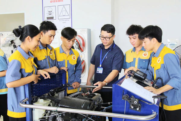 Đề xuất cơ chế ưu đãi để khuyến khích khu vực tư nhân tham gia giáo dục nghề nghiệp