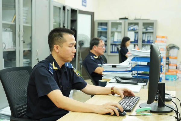Có phải khai báo 100% thành phần hóa chất khi làm thủ tục hải quan?