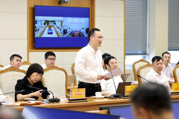 Trung tâm Tài chính quốc tế hướng tới những giao dịch đầu tiên trong tháng 11