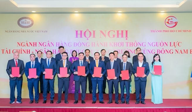 Vietcombank Bình Dương cam kết tài trợ gần 7.300 tỷ đồng