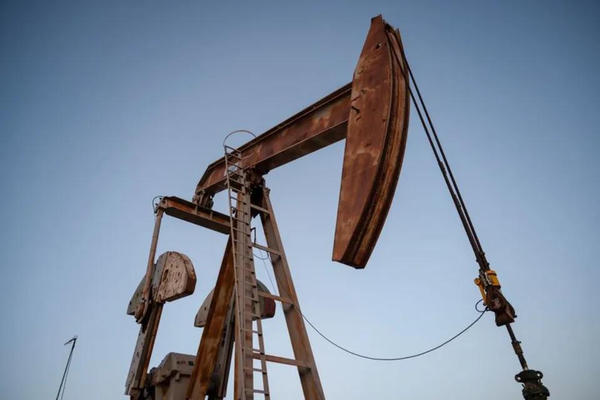 Trước kỳ điều hành 29/10, Brent vượt 115 USD/thùng, WTI giảm nhẹ