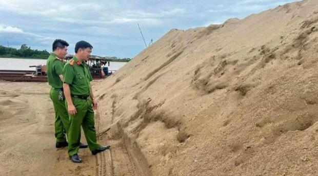 Giấy phép hết hạn, một công ty ở Quảng Bình vẫn khai thác trái phép gần 2000m3 cát