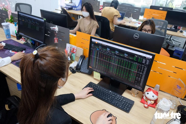 Chứng khoán: Cơ hội đang dành cho nhà đầu tư có khẩu vị rủi ro cao?