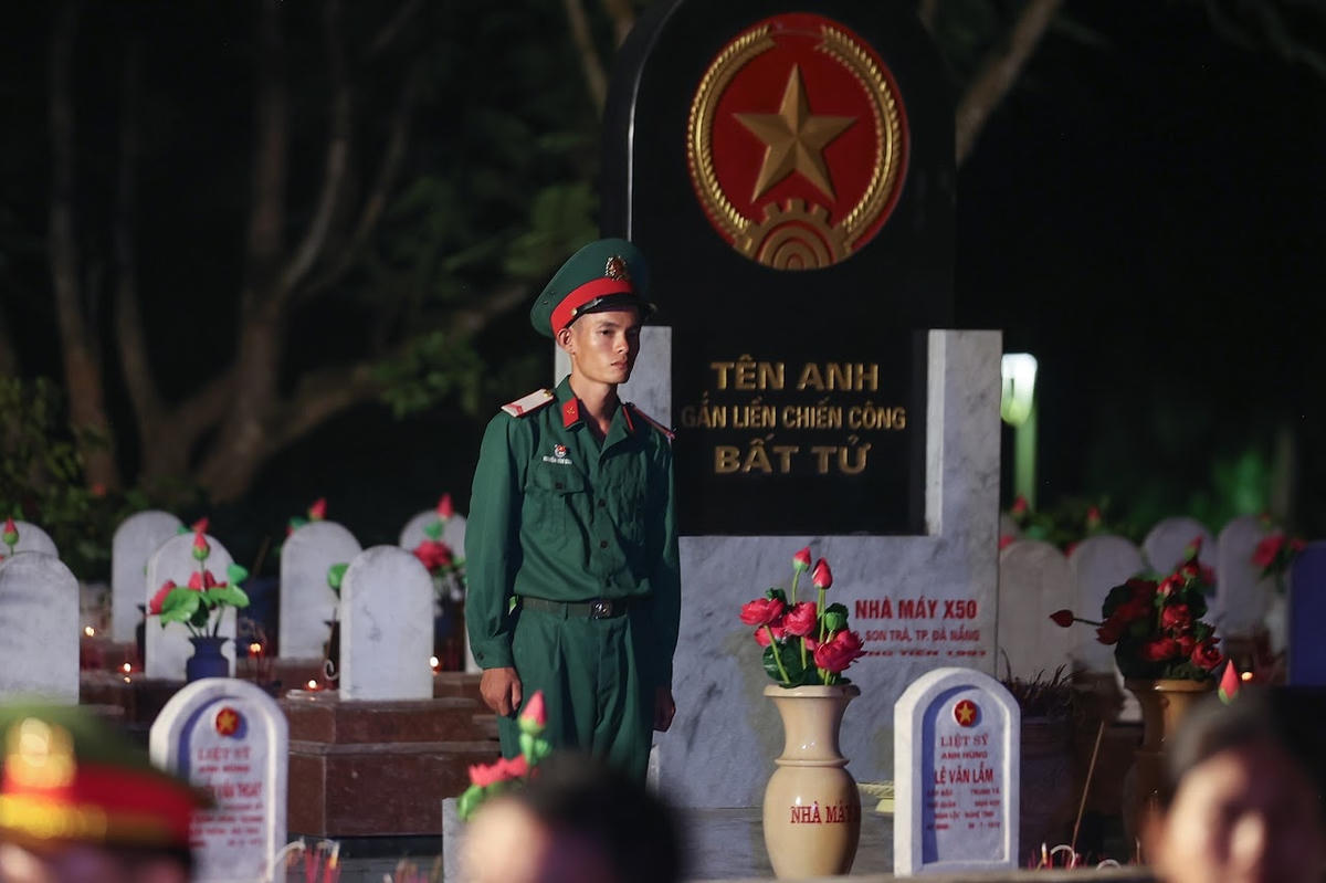 Thủ tướng: Các Anh hùng liệt sĩ đã làm rạng rỡ non sông, đất nước ta- Ảnh 8.