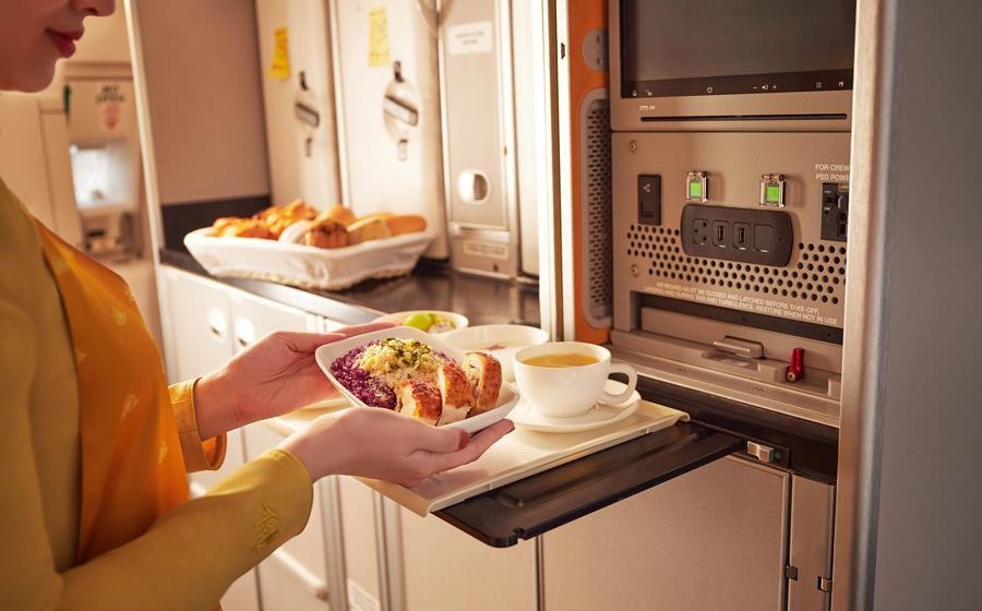 Vietnam Airlines số hóa thực đơn suất ăn, đồ uống trên các chuyến bay