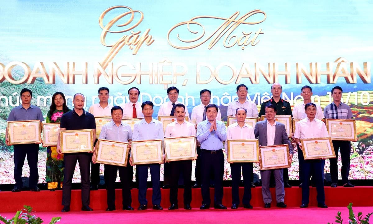 Lãnh đạo các tỉnh miền núi phía Bắc gặp mặt, chúc mừng ngày doanh nhân