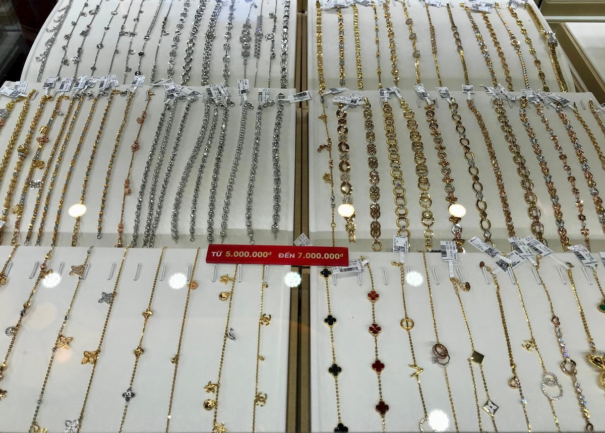 Giá vàng tăng tiếp, lên mức 70,45 triệu đồng/lượng