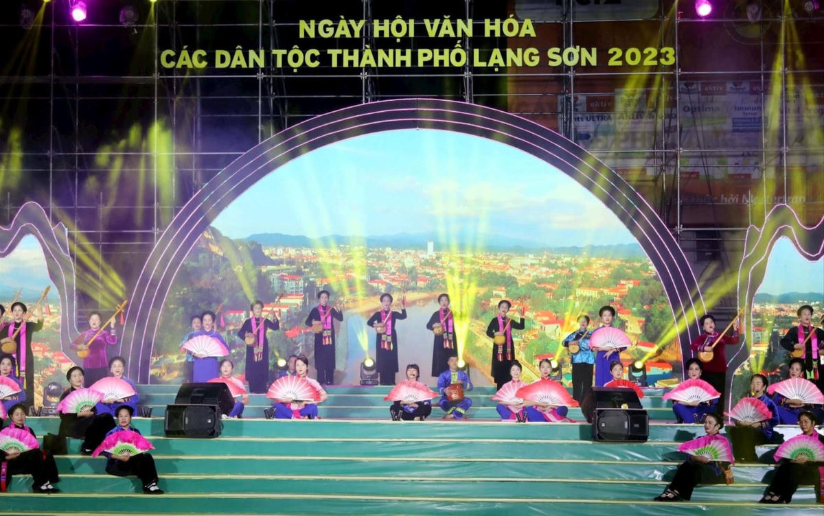 Khai mạc Ngày hội văn hóa các dân tộc thành phố Lạng Sơn