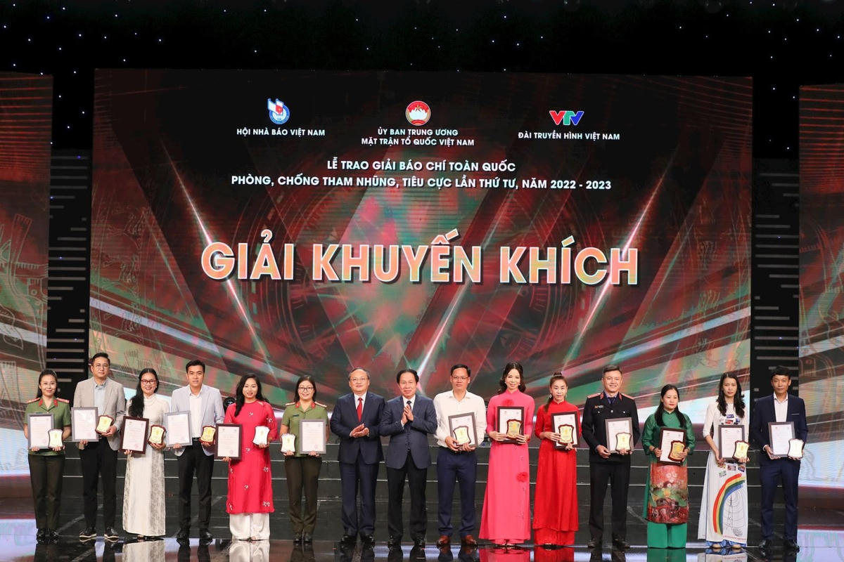 Tiếp thêm động lực cho những người làm báo trong phòng chống tham nhũng, tiêu cực