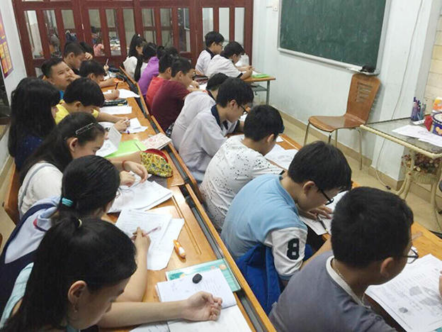 Từ 14/2, dạy thêm ngoài nhà trường phải đăng ký kinh doanh.