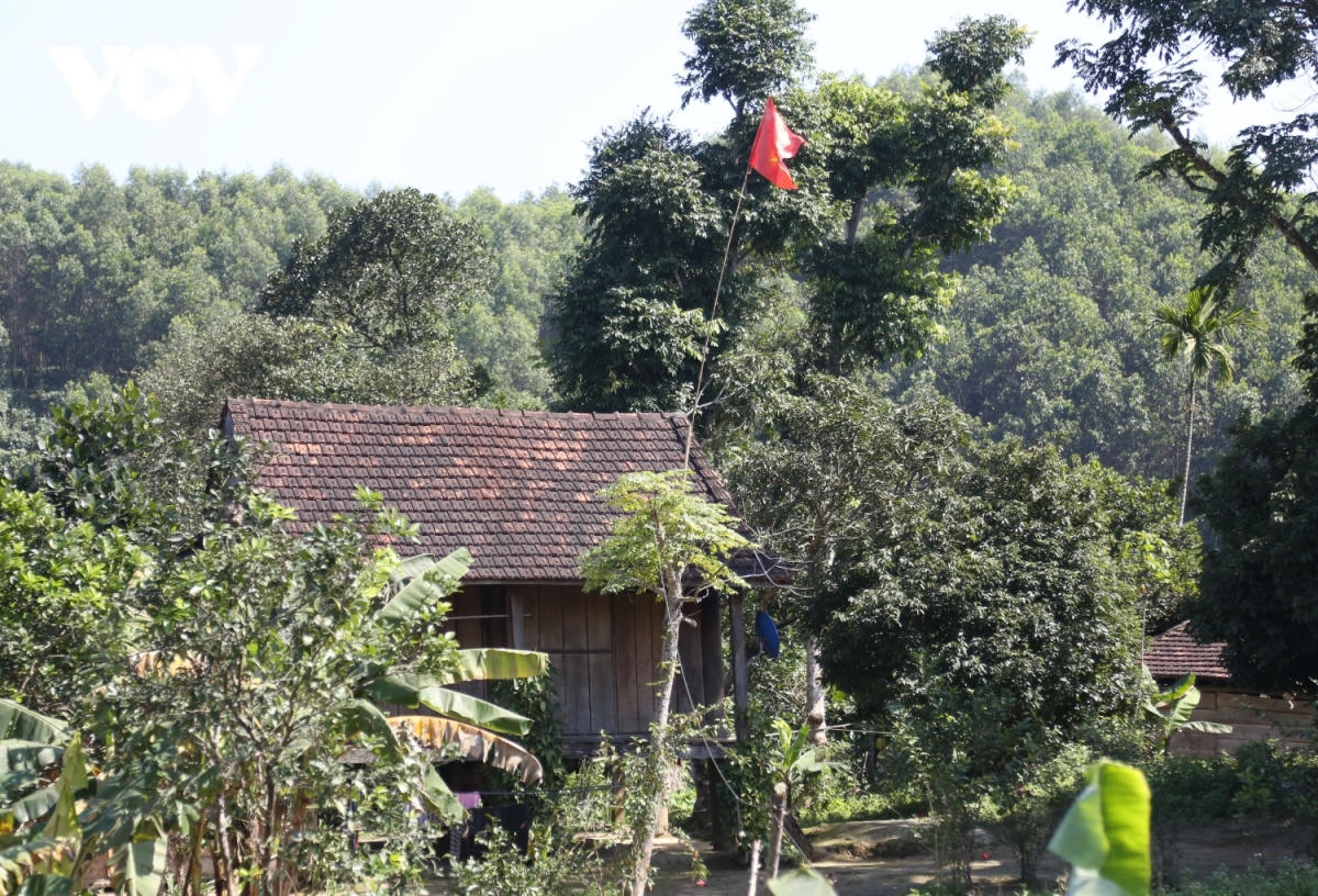 hon 3.600 ho ngheo, can ngheo o quang binh can ho tro xoa nha tam, dot nat hinh anh 2