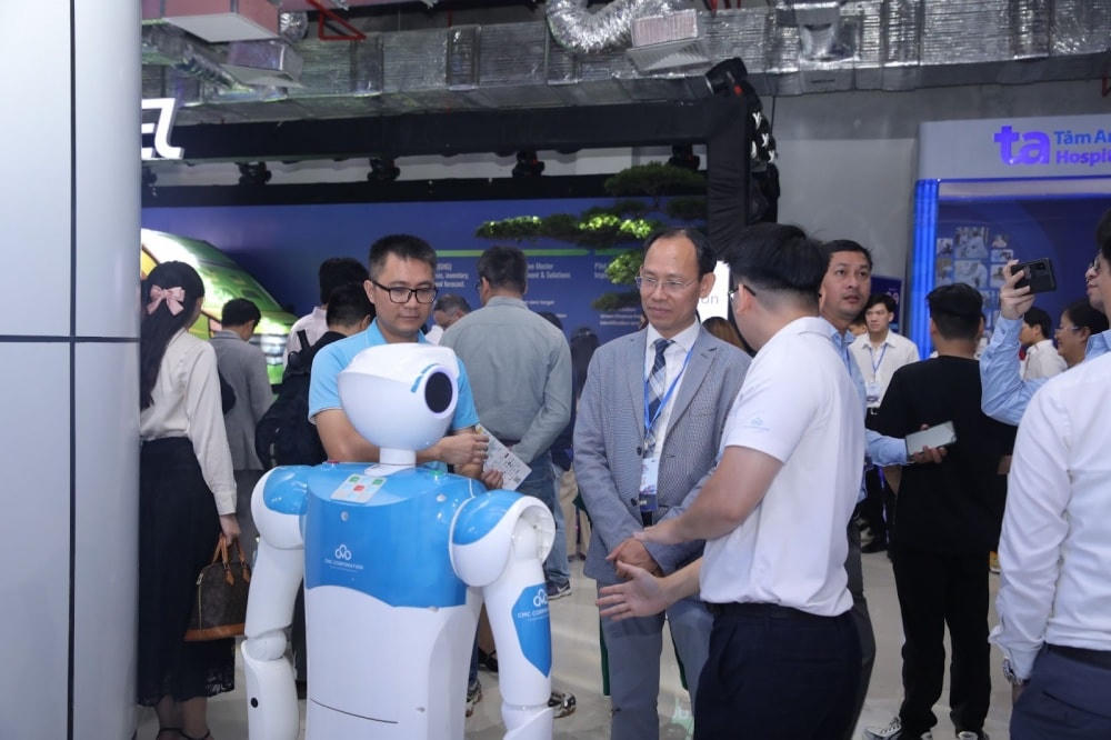 Sản phẩm của Tập đoàn công nghệ CMC gây ấn tượng mạnh mẽ tại VIIE 2023