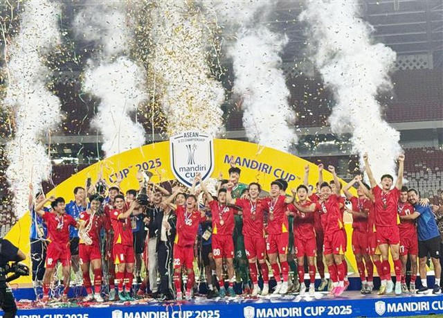 THỦ TƯỚNG CHÚC MỪNG ĐỘI TUYỂN U23 VIỆT NAM LẦN THỨ 3 LIÊN TIẾP VÔ ĐỊCH U23 ĐÔNG NAM Á- Ảnh 4.