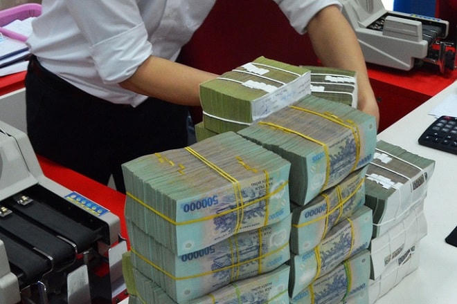 Vay mua ô tô: Khách hàng ‘ngồi trên đống lửa’ bán chạy nợ vì Covid-19