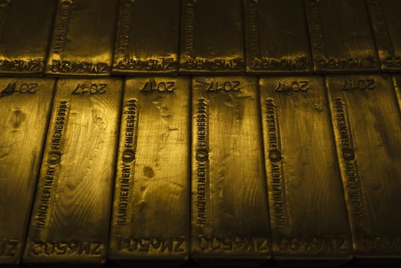 Giá vàng thế giới tăng khá mạnh vì rủi ro Trung Đông, SPDR Gold Trust mua ròng