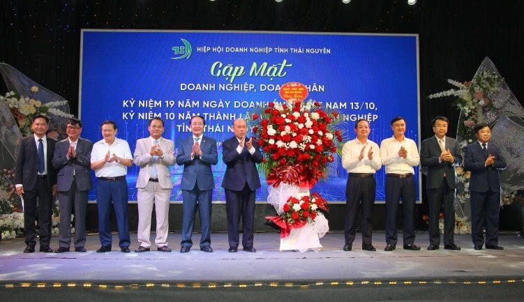 Lãnh đạo các tỉnh miền núi phía Bắc gặp mặt, chúc mừng ngày doanh nhân