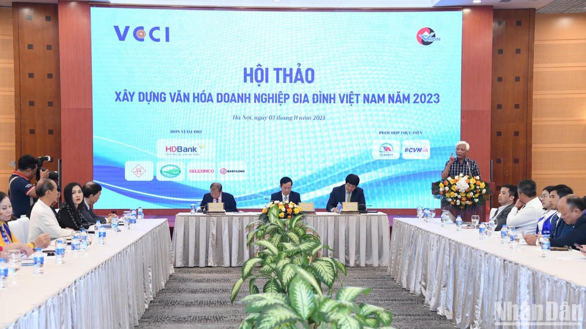 Xây dựng và phát triển văn hóa doanh nghiệp gia đình Việt nam