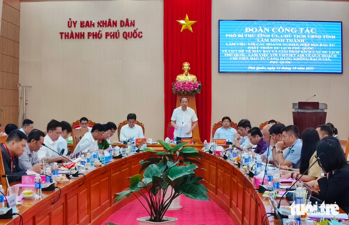 Khách đi máy bay và tàu đều vắng, Kiên Giang họp tìm cách 'cứu' du lịch Phú Quốc